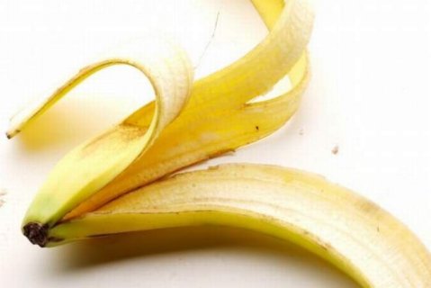не изхвърляйте кората от банан - лек за брадавици, акне, хемороиди ..